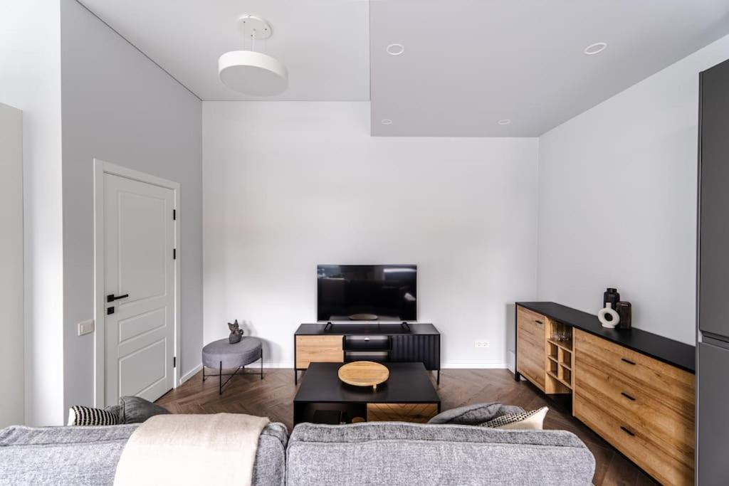 Modern Flat In Old Town Kaunas - Free Parking & Self Check-In Kültér fotó